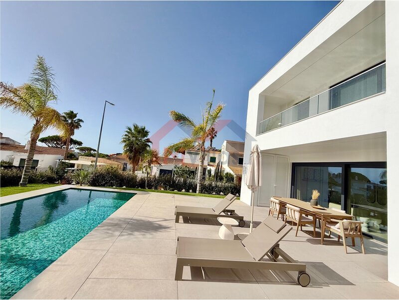 Moradia V3 contemporânea com piscina - Quarteira