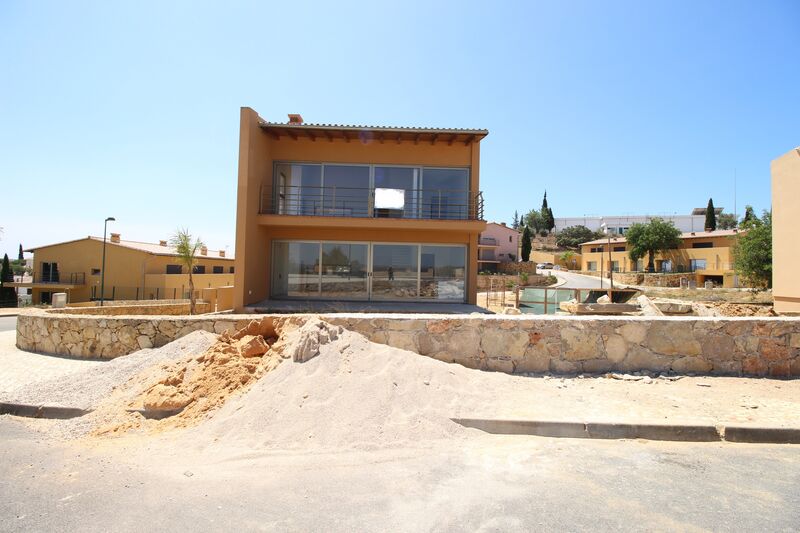 House new 4 bedrooms Algoz Silves - garden, barbecue, automatic irrigation system, fireplace, swimming pool, garage, air conditioning, terrace, solar panel