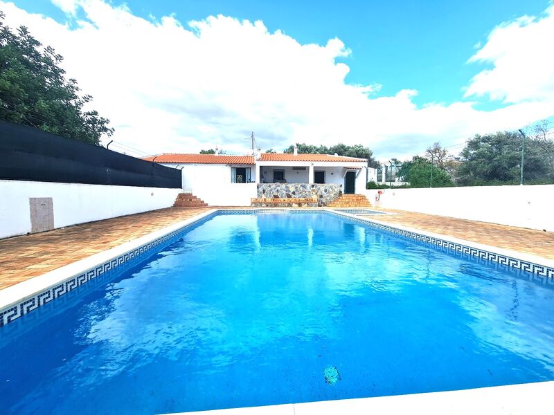 Moradia V4 Típica em banda Silves - condomínio fechado, piscina