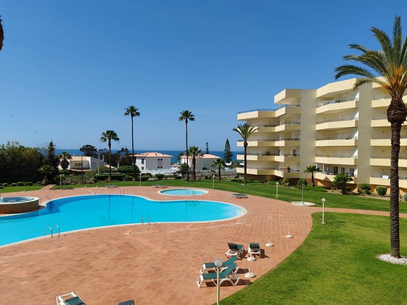 Apartment 1 bedrooms Galé Guia Albufeira - air conditioning, gated community, swimming pool, kitchen, balcony, garage
