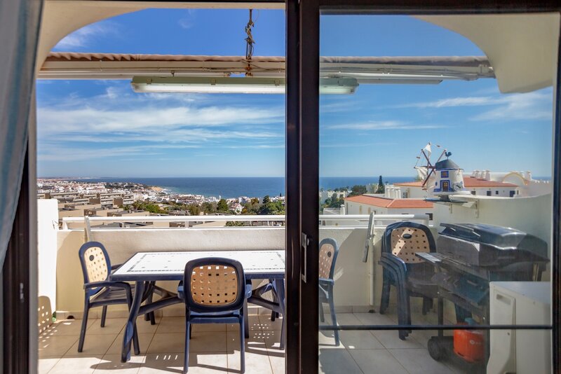 Apartment 2 bedrooms Albufeira - swimming pool, balcony, sea view, air conditioning