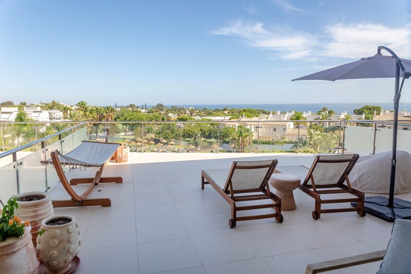 Apartment 1 bedrooms Modern sea view Albufeira - gardens, air conditioning, swimming pool, terrace, garage, double glazing, sea view