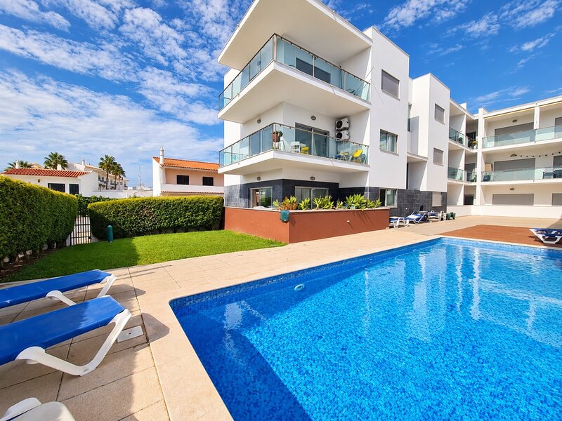 Apartment 1 bedrooms Modern well located Areias de São João Albufeira - air conditioning, equipped, furnished, balcony, garden, garage, swimming pool