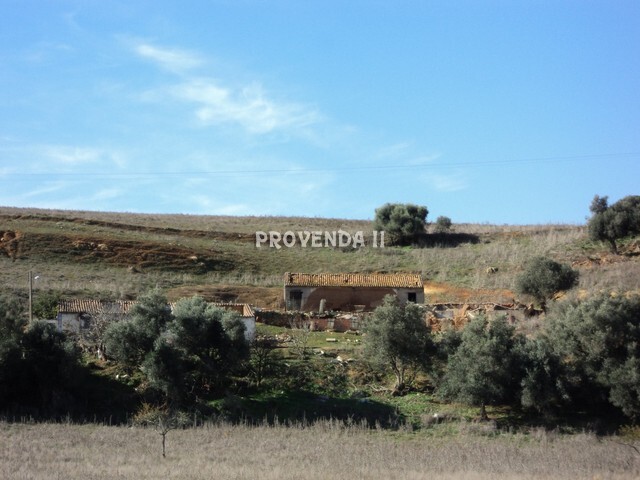 Terreno Agrícola com 350m2 Forno da Cal e Traviscais Aljezur - electricidade, água da rede, sobreiros