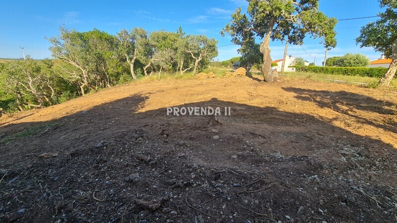 Terreno com projecto aprovado à venda Monte Ruivo Bordeira Aljezur - garagem
