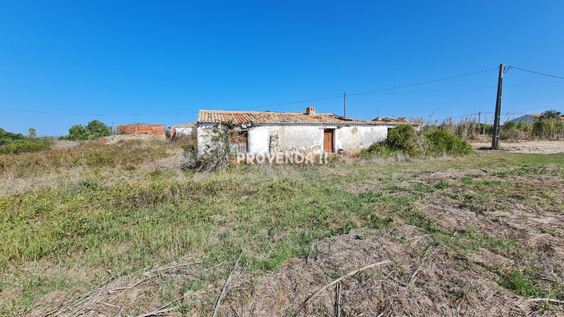 Farm 3 bedrooms Vale Juncal Rogil Aljezur - water, electricity