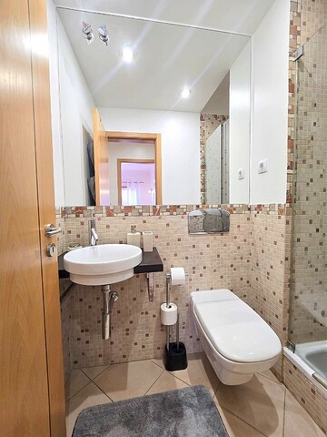 WC2