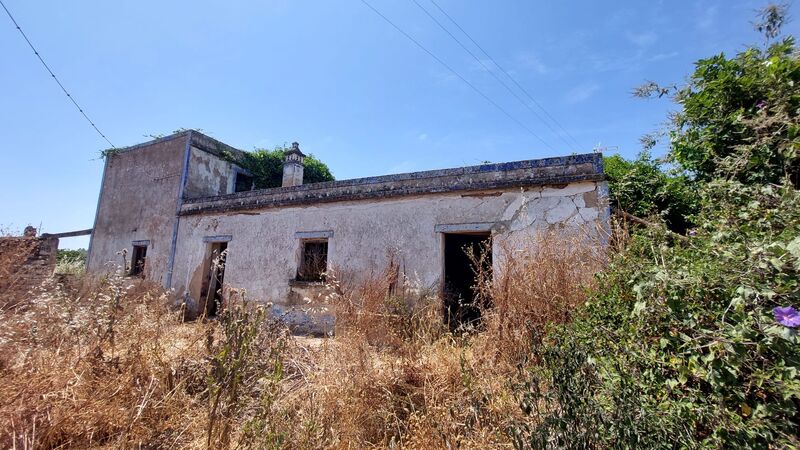 Quintinha V6 para venda Cotifo Odiáxere Lagos - água, tanque, electricidade, bons acessos