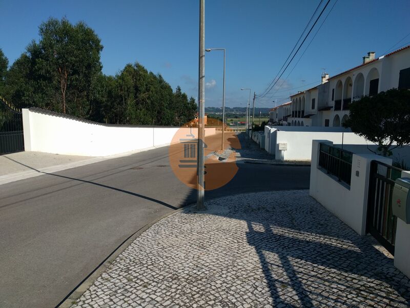 Lote de terreno Urbano com 180m2 São Martinho do Porto Alcobaça