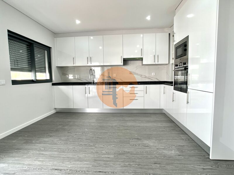 Venda de Apartamento T3 Quelfes Olhão - jardim, piscina