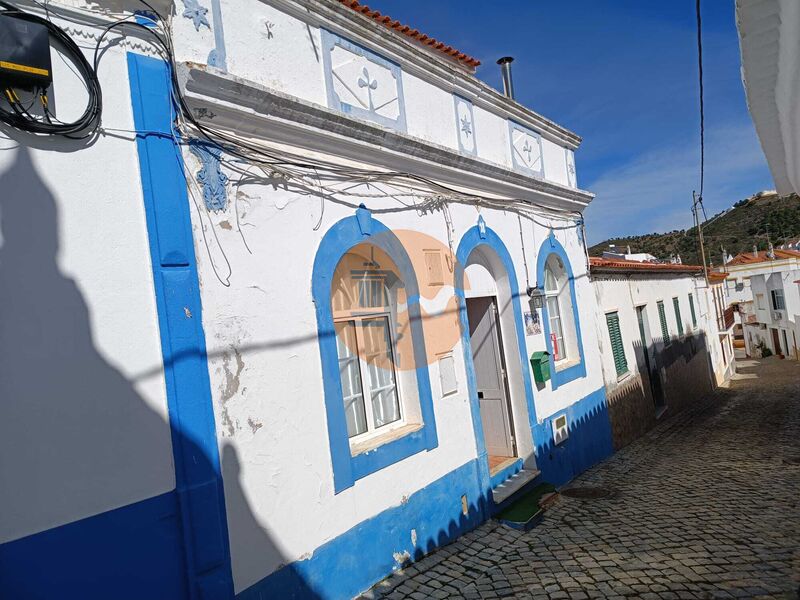 Moradia V3+1 no centro Alcoutim à venda - varandas, terraço