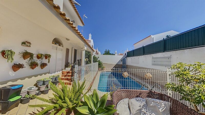 House V3 Typical Vila Real de Santo António - excellent location, barbecue, garden, swimming pool, fireplace, garage