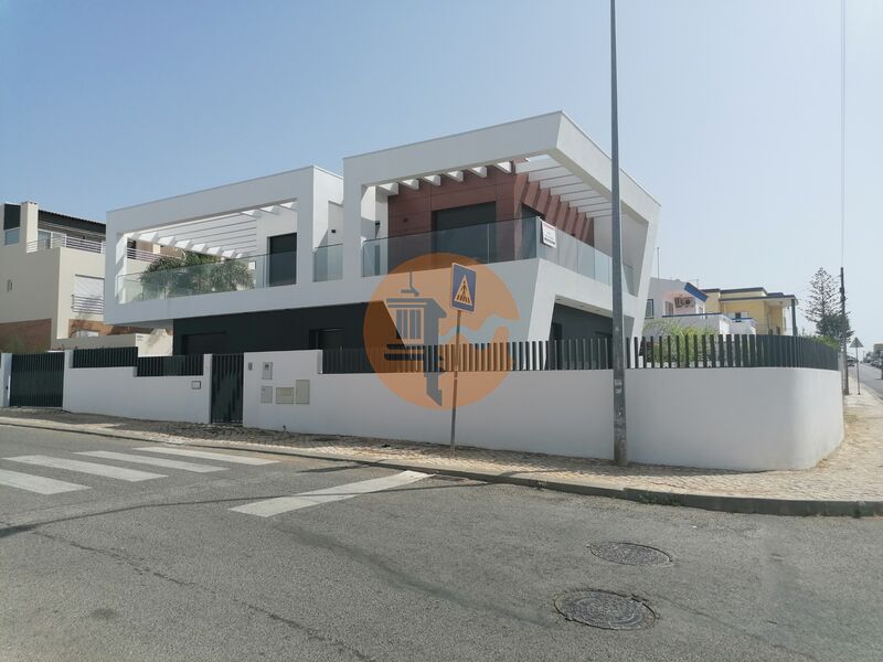 жилой дом V3 Olhão - двойные стекла, солнечные панели, система кондиционирования, бассейн, барбекю, терраса, термоизоляция