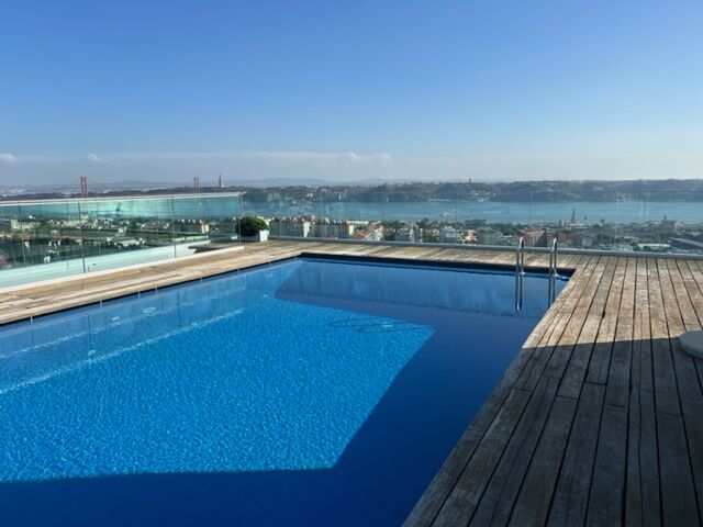 Apartamento T4 à venda Restelo São Francisco Xavier Lisboa - zonas verdes, piscina, terraço, sauna, equipado
