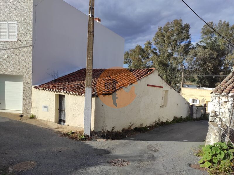 Casa V2+1 Térrea para recuperar Laranjeiras Alcoutim para vender - piscina, garagem