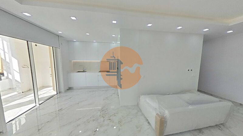 Apartamento novo T2 São Gonçalo de Lagos para comprar - vidros duplos, ar condicionado, piscina, garagem, terraços, varandas, painéis solares, piso radiante
