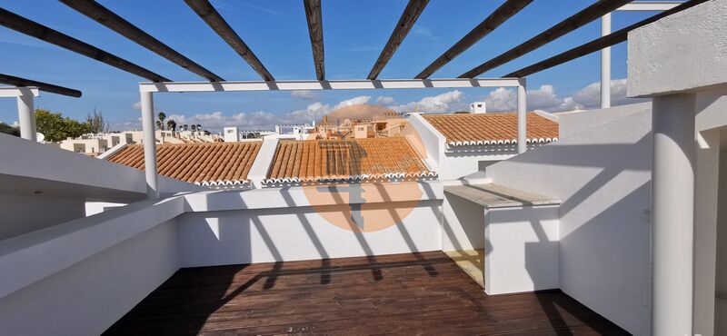 House V2 Renovated Carvoeiro Lagoa (Algarve) - sea view, quiet area, balcony, swimming pool, garden, playground, terrace, plenty of natural light, balconies