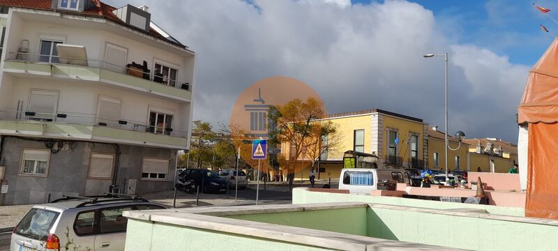 Apartamento no centro T2 Odivelas para vender - varanda, piscina, vidros duplos, jardim