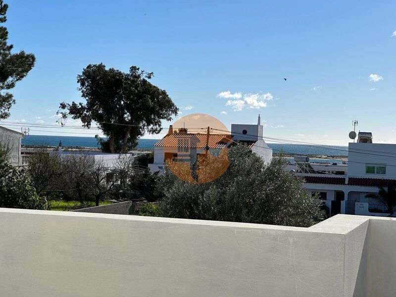 Apartamento T3 perto da praia Olhão - terraço, vidros duplos, painéis solares, 1º andar