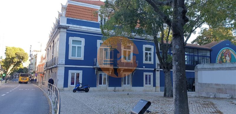 Apartamento Remodelado no centro T1 Benfica Lisboa - mobilado, jardins, vidros duplos