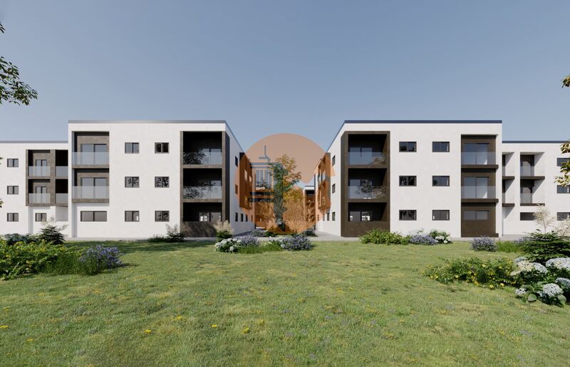 Apartamento T3 Conceição Tavira - ar condicionado, isolamento acústico, varanda, 1º andar