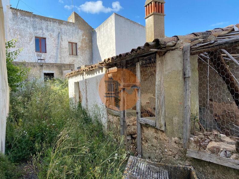 House Single storey to recover 2 bedrooms Alte Loulé