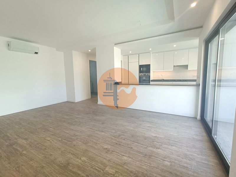 Apartamento T3 Moderno Baixa Olhão - equipado, ar condicionado, varanda, vidros duplos, piscina