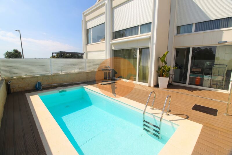 жилой дом V4 Tavira - сад, бассейн