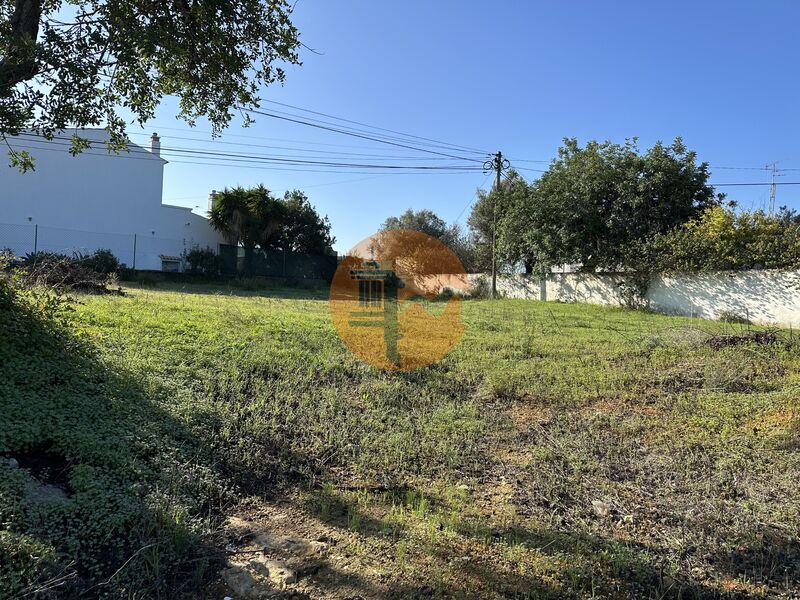 Terreno com 960m2 Olhão