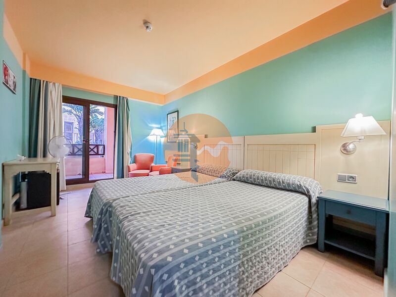 Apartamento T2 Ayamonte - piscina, isolamento acústico, garagem, terraço, parque infantil, varanda, vidros duplos, mobilado