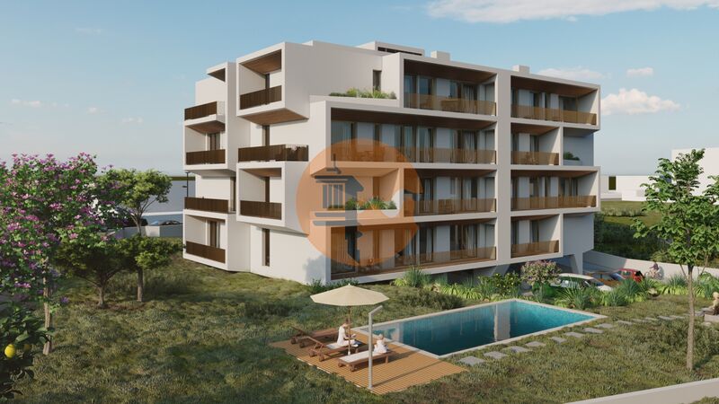 Apartamento novo em construção T3 Montenegro Faro - condomínio privado, terraço, jardim, varanda, piscina, garagem, vidros duplos, aquecimento central, ar condicionado, isolamento térmico, painéis solares, cozinha equipada