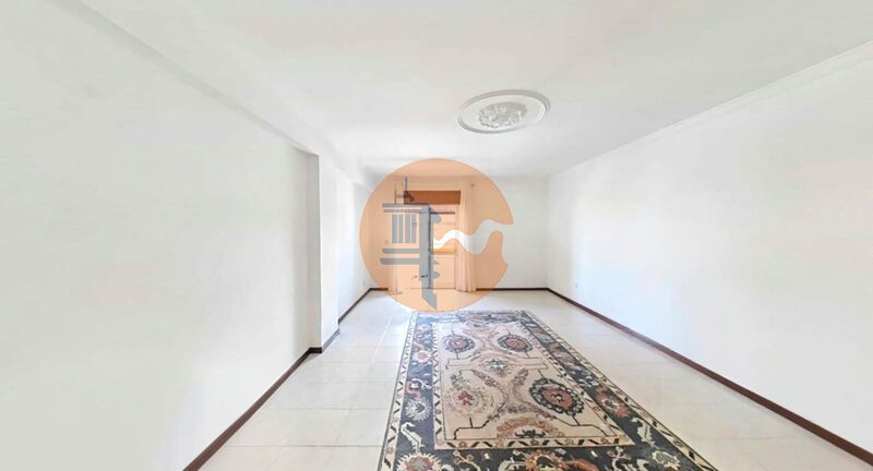 Apartamento T3 Vila Real de Santo António - varanda, lareira, zona calma, marquise