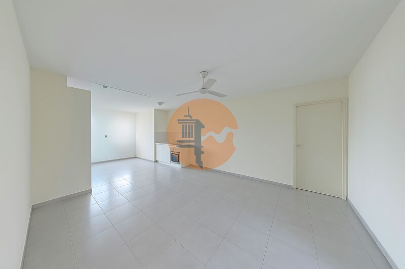 Apartamento T2 Vila Real de Santo António - painéis solares, varanda
