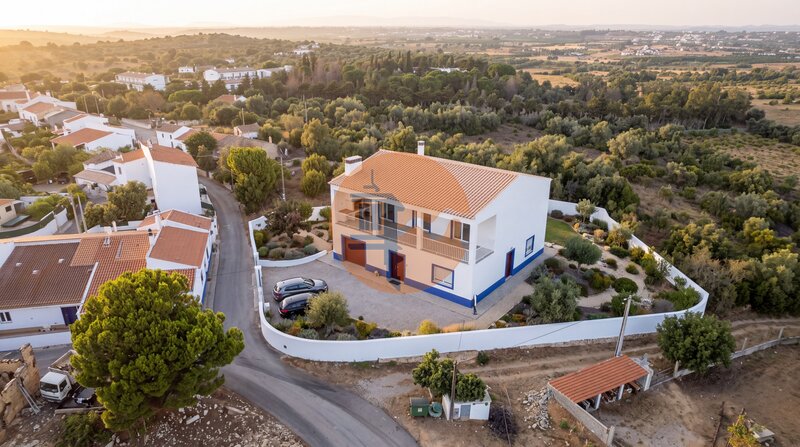Terreno Agrícola com 2581m2 Pêra Silves - cultura arvense