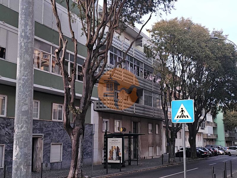 Apartamento T4 Remodelado Águas Livres Amadora - vidros duplos, jardins, cozinha equipada, varandas, piscina