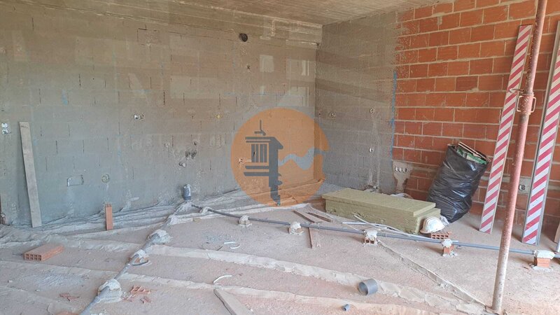 Apartamento T3 em construção Tavira - painéis solares, ar condicionado, piscina, cozinha equipada, varanda