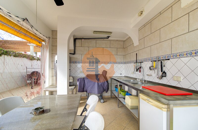 -215859947_IDf689c801-0000-0500-0000-0000197100ac.jpg
