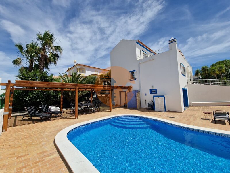 House Renovated 4 bedrooms Castro Marim - terrace, equipped kitchen, swimming pool, barbecue