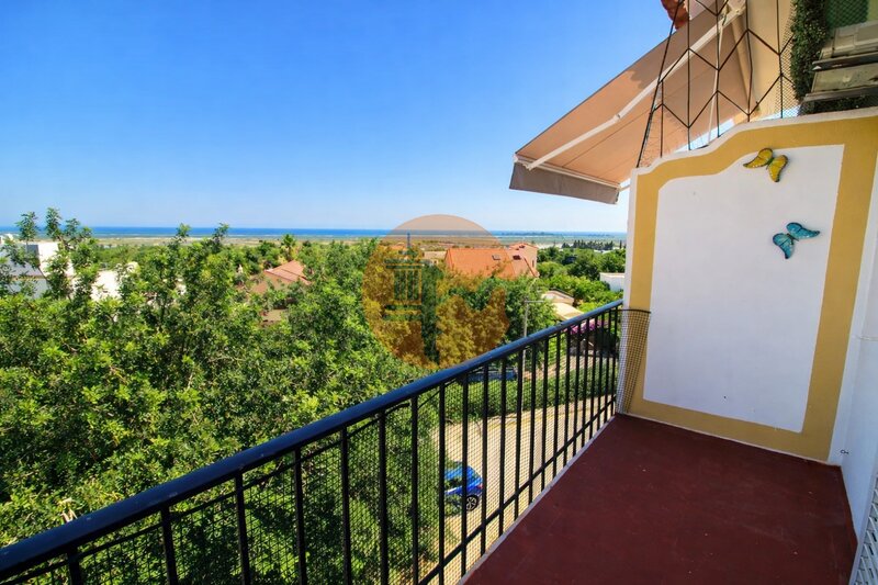 Apartamento em bom estado T3 Tavira - varanda