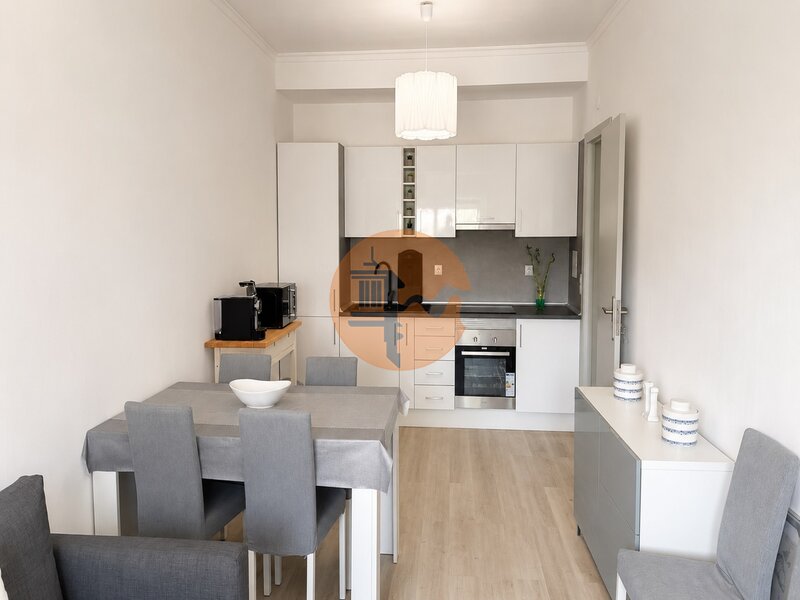 Appartement Rénové T1+1 Monte Gordo Vila Real de Santo António - cuisine équipée, beaucoup de lumière naturelle