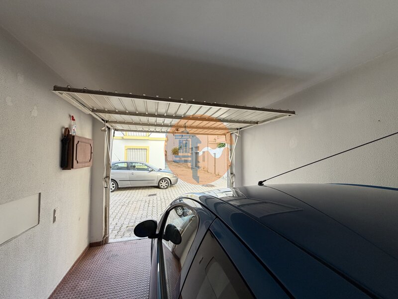 Garage with 19sqm Monte Gordo Vila Real de Santo António
