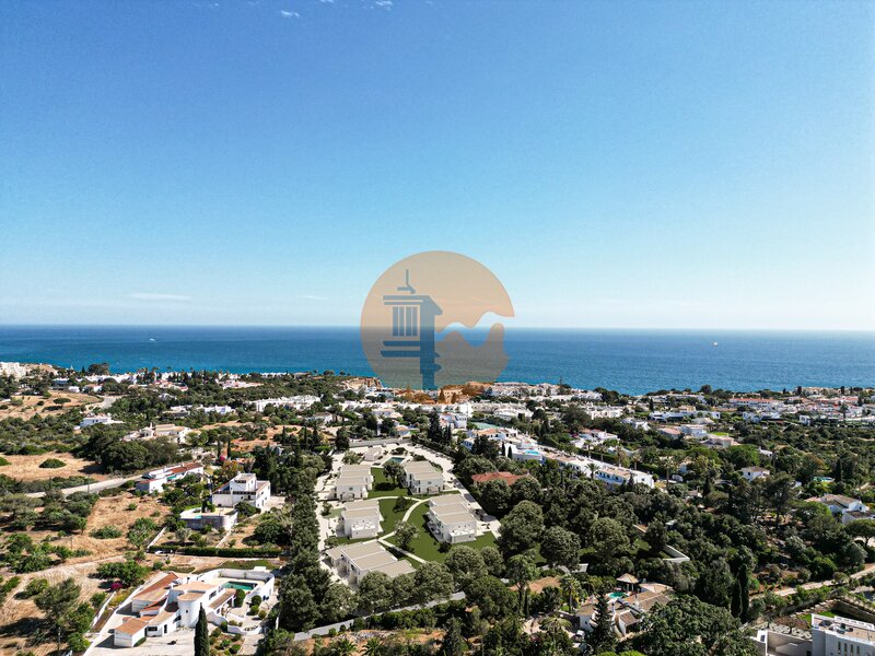 Apartment Modern 2 bedrooms Carvoeiro Lagoa (Algarve) - radiant floor, gardens, balconies, swimming pool, solar panels, furnished