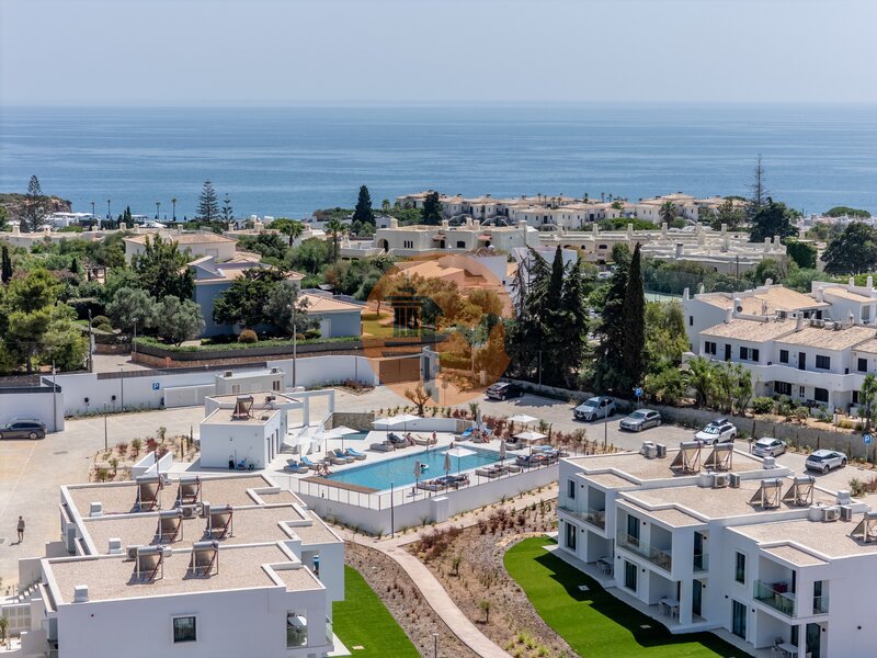 Appartement nouvel T2 Carvoeiro Lagoa (Algarve) - plancher radiant, jardins, balcons, piscine, meublé, panneaux solaires