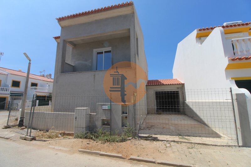 Moradia V3+1 Moderna em construção Altura Castro Marim - piso radiante, painel solar, portão automático, piscina, jardim, garagem, zona calma