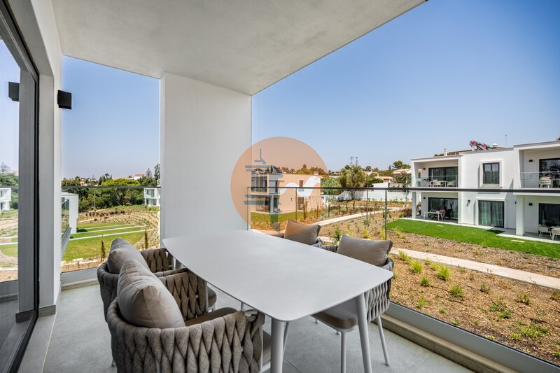 квартира современный T2 Carvoeiro Lagoa (Algarve) - бассейн, сады, сауна, балконы, солнечная панель, меблированная