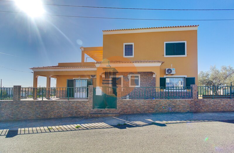 Moradia V4 Martim Longo Alcoutim - garagem, terraço, ar condicionado, equipado, lareira