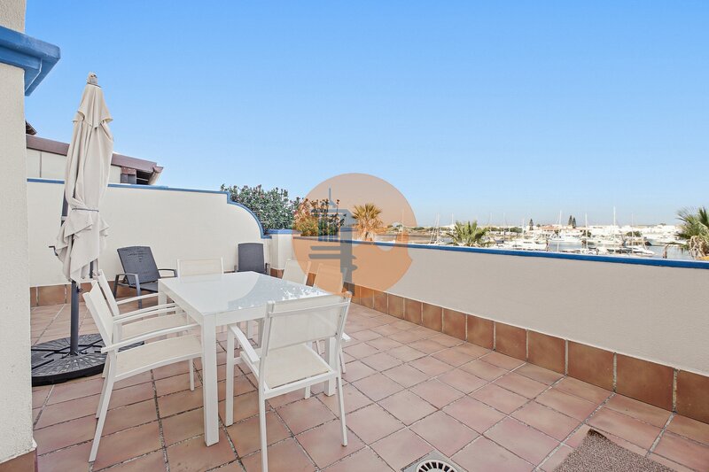Apartamento T2 Ayamonte - mobilado, parqueamento, condomínio fechado, terraço