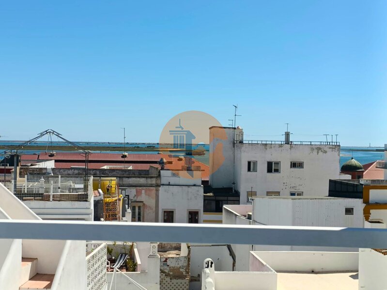 Casa V4 Baixa Olhão - balcón, terraza, doble acristalamiento, calefacción central