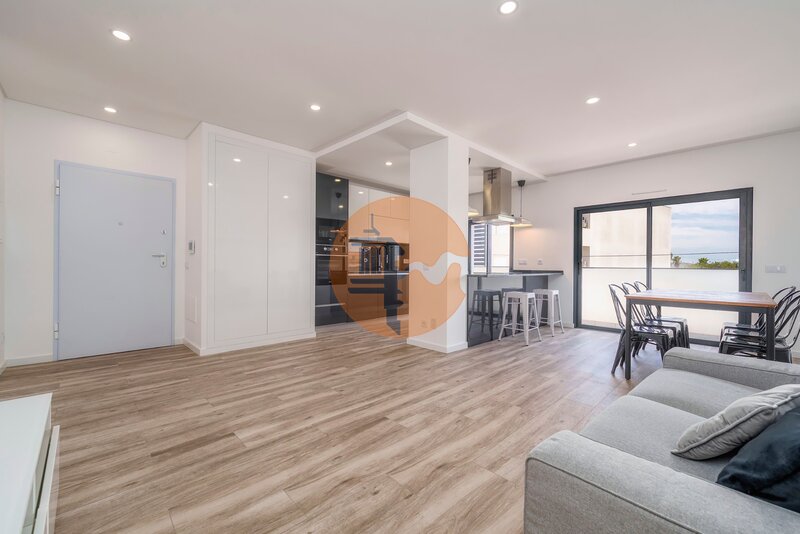 Apartamento T3 Moderno Centro São Brás de Alportel - varandas, painéis solares, ar condicionado, sótão, equipado, terraço, mobilado