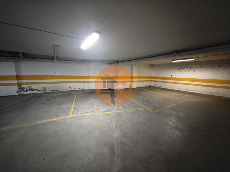 Lugar de garagem com 10.50m2 Monte Gordo Vila Real de Santo António